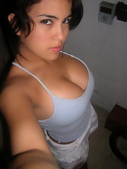 Pictures of various heavy-chested amateur chicks